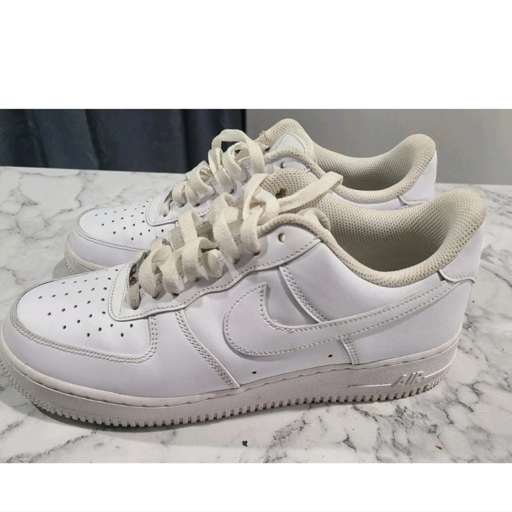 Nike Air Force 1 Shoes Mens Size 8.5 Triple White Athletic Low 07 AF1 Sneakers